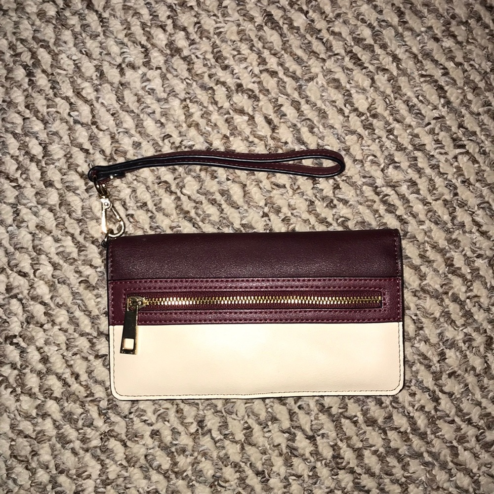 Wristlet wallet